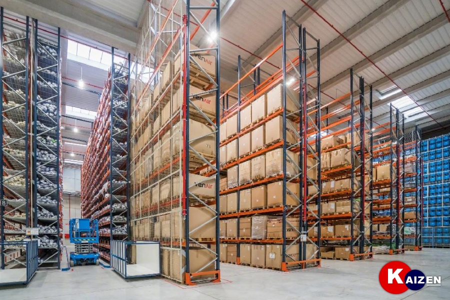 Warehouse racking system installation for Smart supermarket